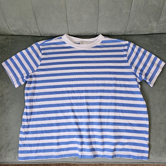 ✨️3/$20 Tees✨️ H&M Blue and White Striped Cropped Tee Women's Medium - Picture 12 of 12